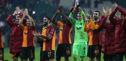 Galatasaray, Beşiktaş’ın Rekorunu Kırdı Sıra Fenerbahçe’ye Geldi