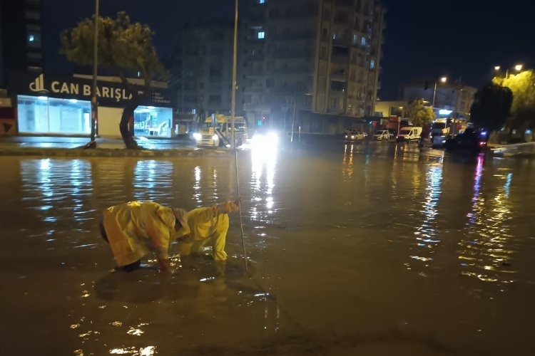 Mersin'i kuvvetli yağış vurdu