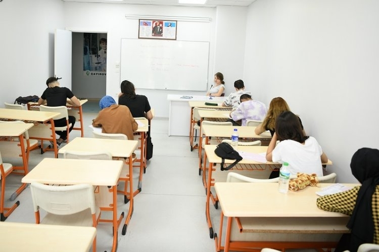 Çayırova'da yaz okulları deneme sınavıyla tamamlandı