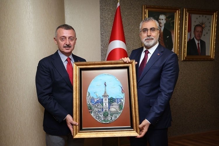 Kocaeli Büyükşehir Belediyesine Bakan Işıkhan'dan ziyaret