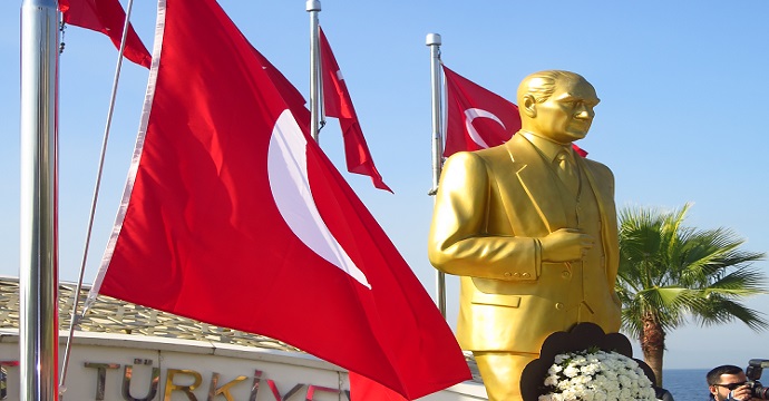 Atatürk Anıtı Dudayev Parkında