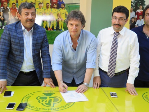 Darıca’nın yeni hocası sözleşmeyi imzaladı