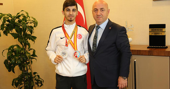 Şampiyon Eray, Konya'da madalya avında